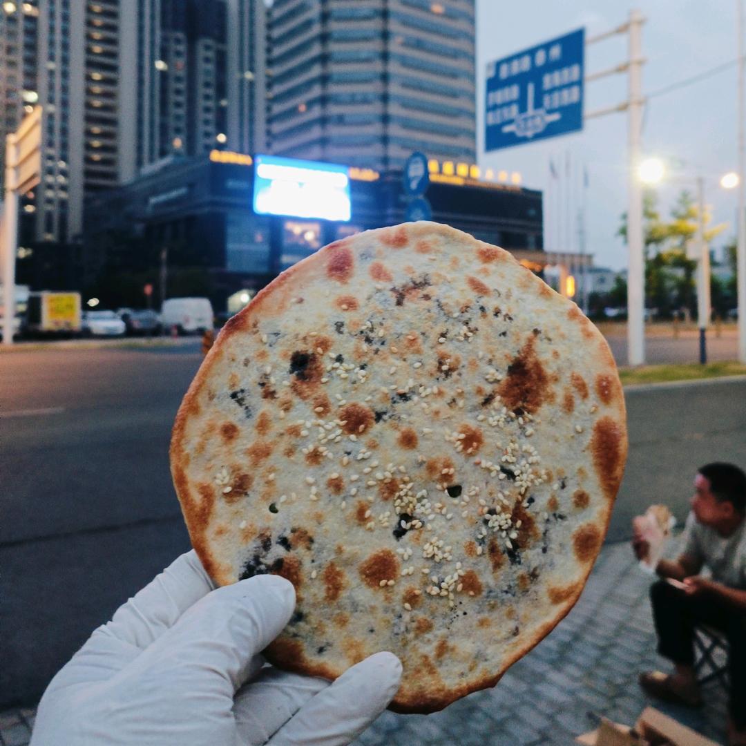 东哥烤饼~香葱鲜肉~梅干菜扣肉饼