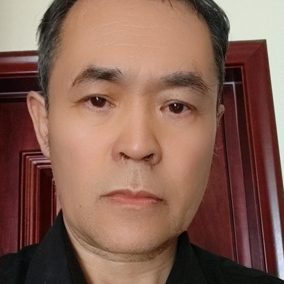 何洪川