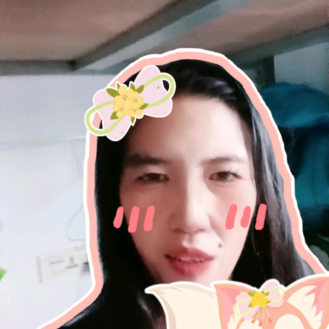 自信的微笑“红霞”在成功的路上等你