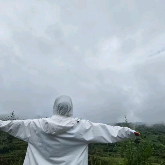 又穷又嚣张