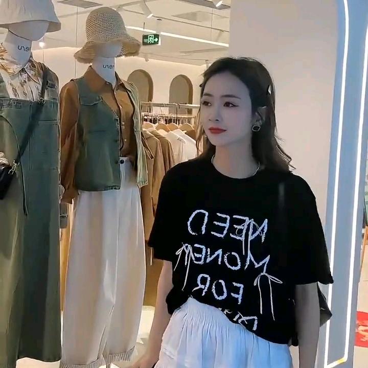 雅梦潮流穿搭