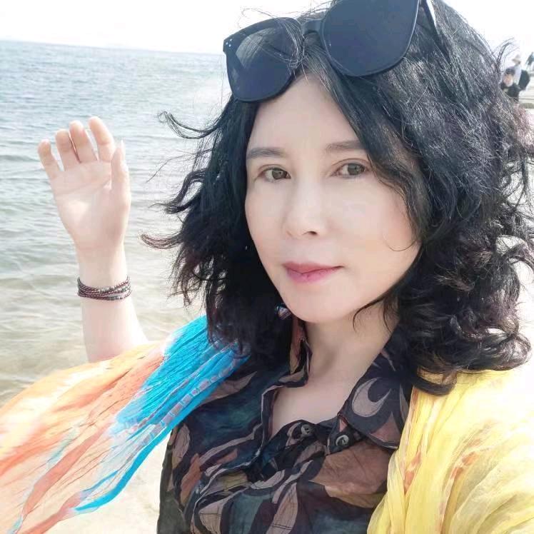 三姐，农业人。