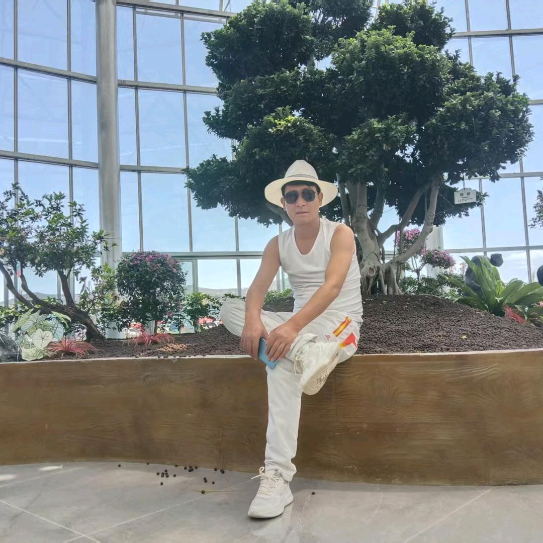 一条疲惫的，，，🐺？？？狼