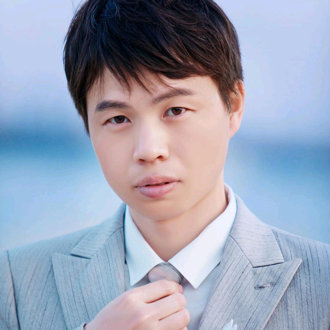 灼蓁王同学