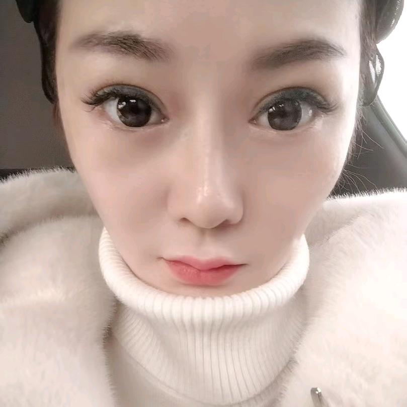 大眼睛阿姨       2356