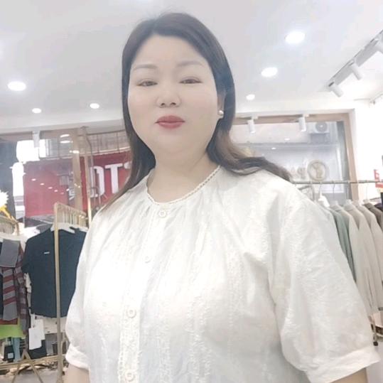 新安唯衣，路语萱，(罗姐)