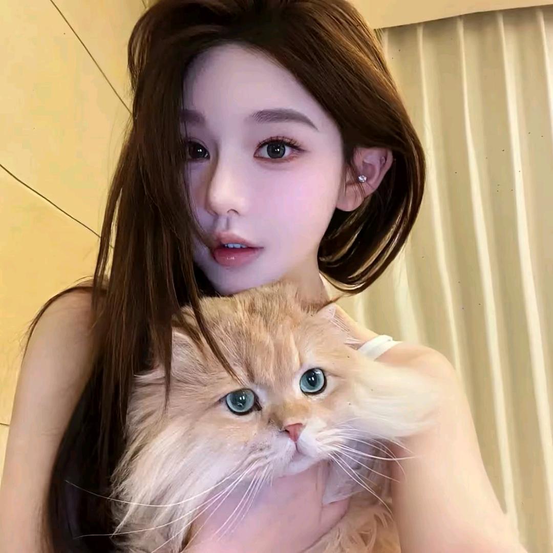 敏敏.