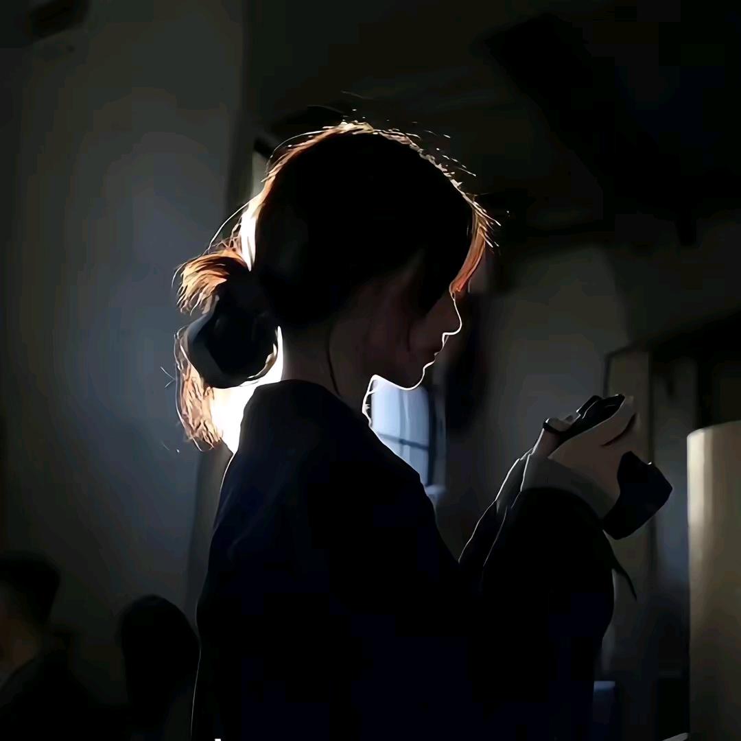 铁希