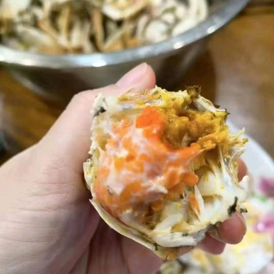 只是个卖螃蟹的（专业挑红膏）