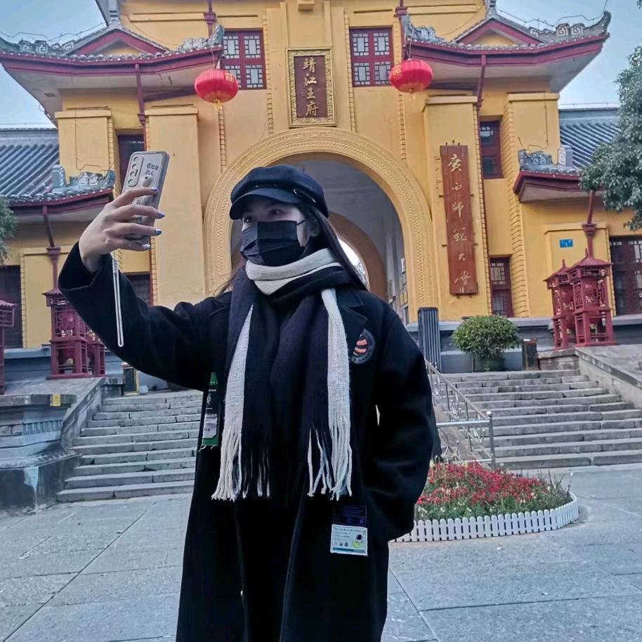 思思在搬砖