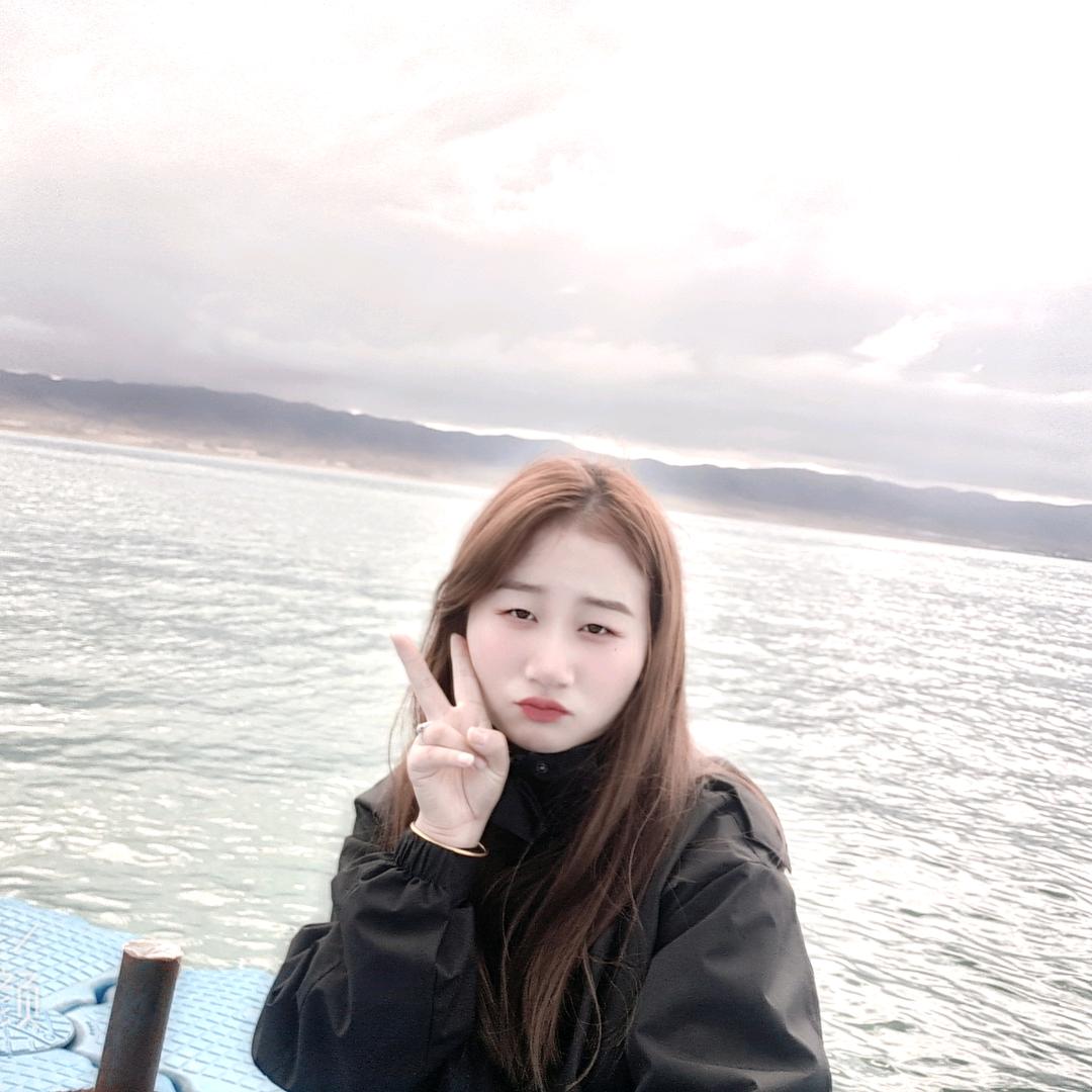张一婷.