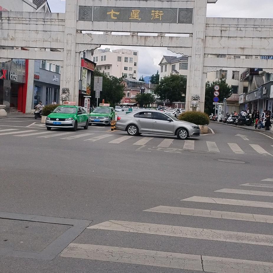 百蓝色的天6688
