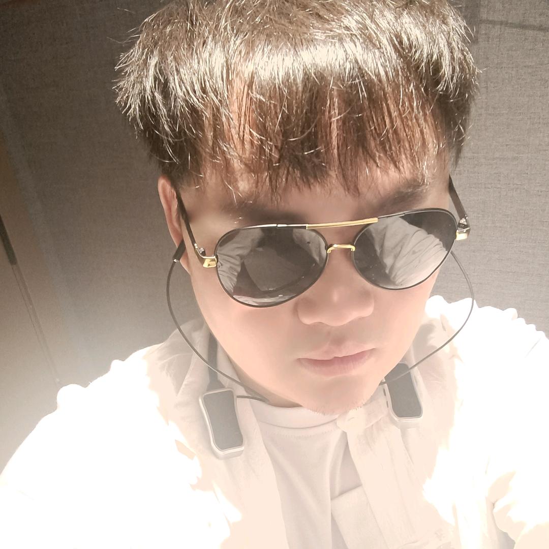 一群废物😃😃😃