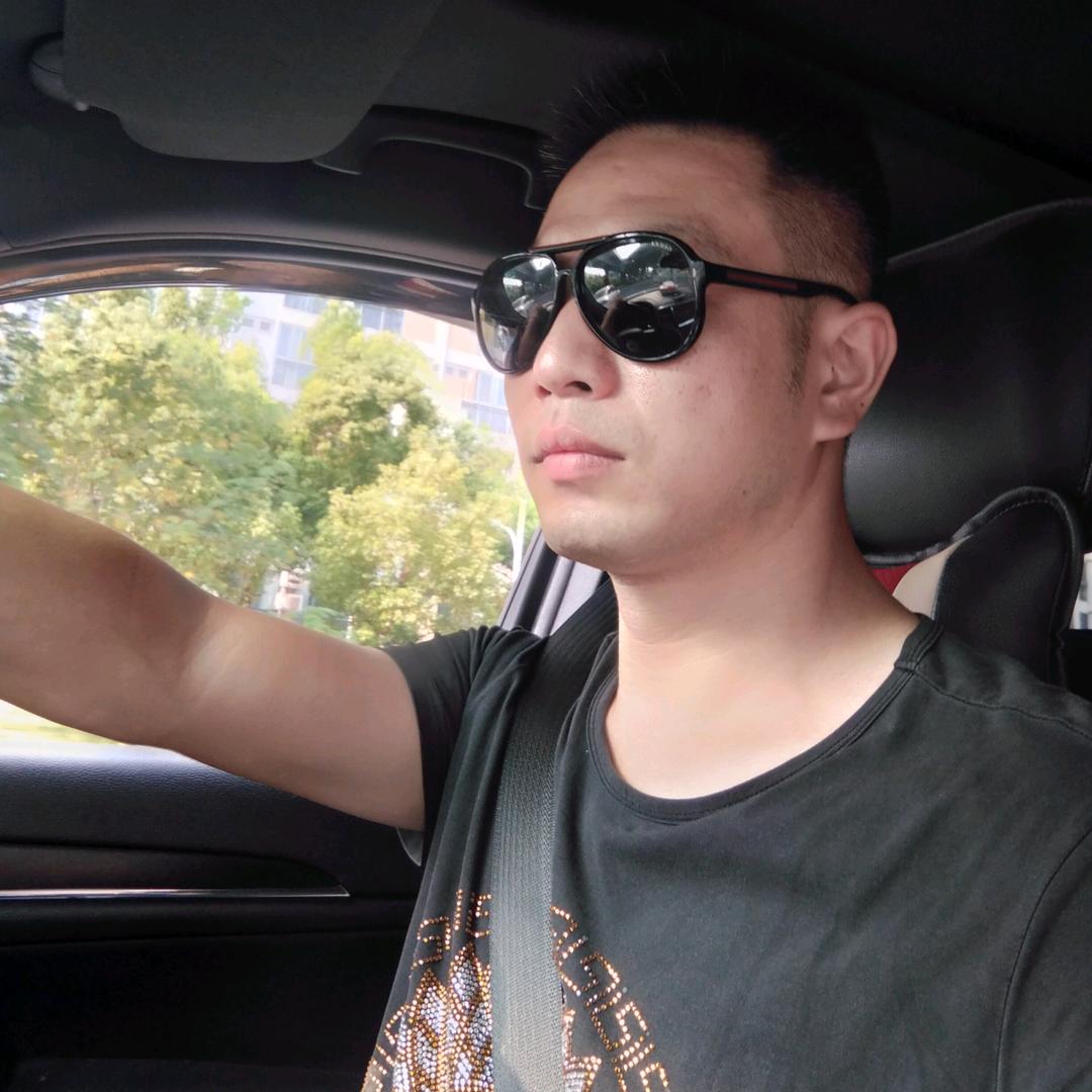 阿龍