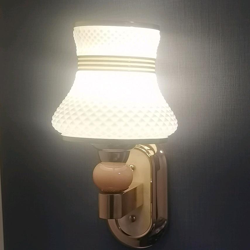 平静角落里的陌生人