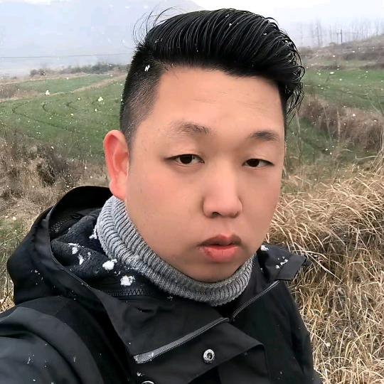 青城山下.行舟渡澜