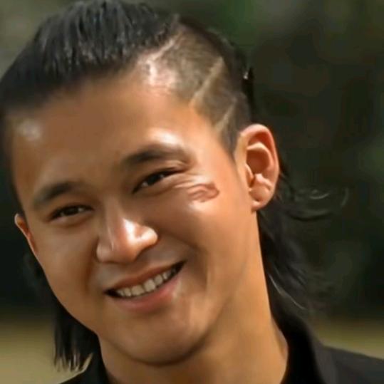 董欣
