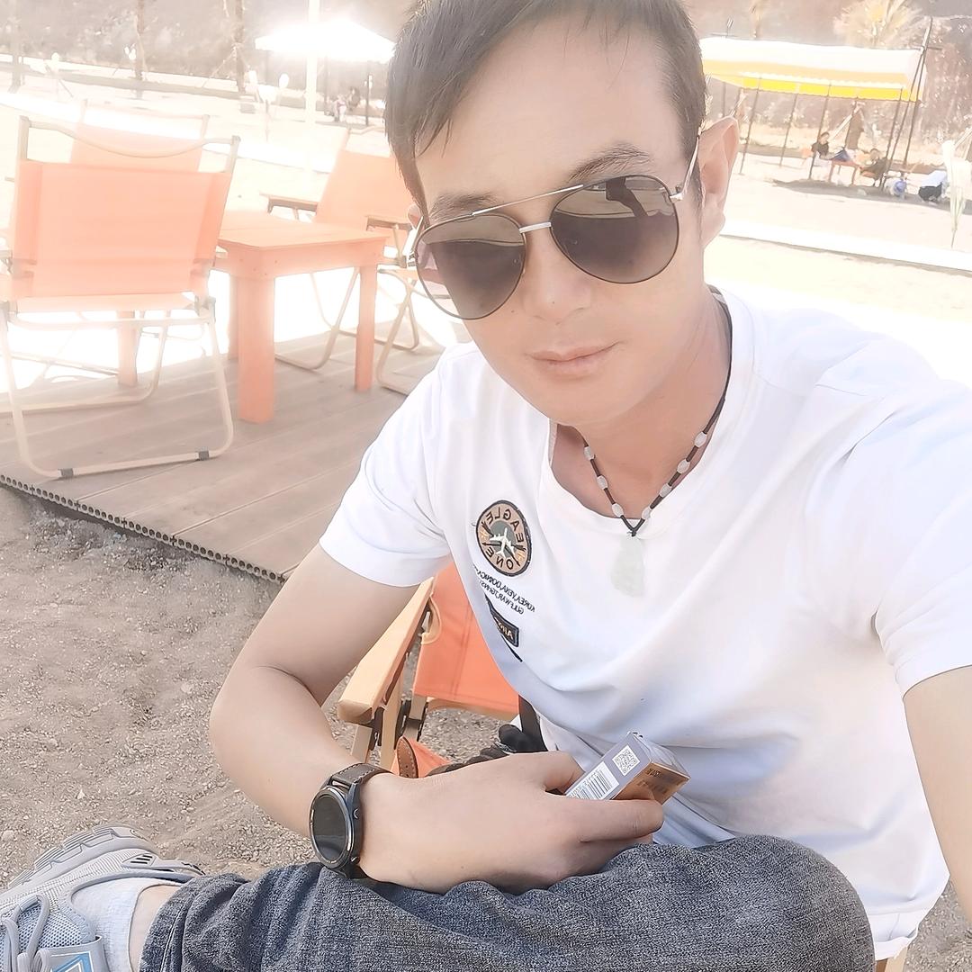 'ℯ⃝🚬走在℘冷᭄ᩚ꯭ᩚ风中🍻