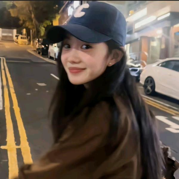 小鱼在发呆~