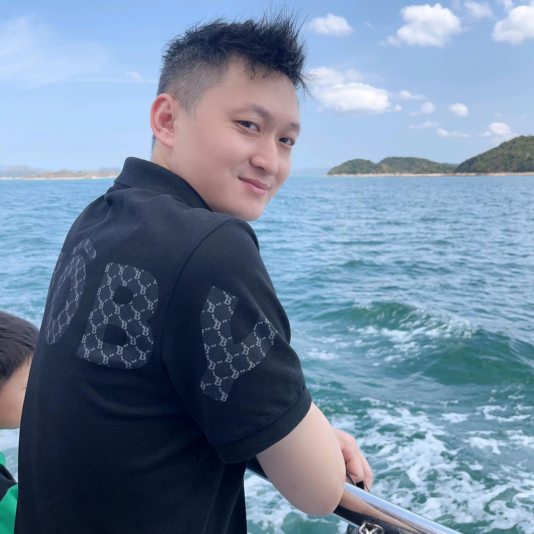 骏马