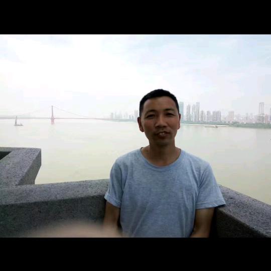 成都全网收长头发，21点30开播幺哥聊天