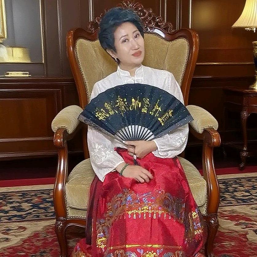 迪拜霞姐