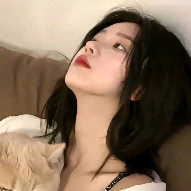 小e