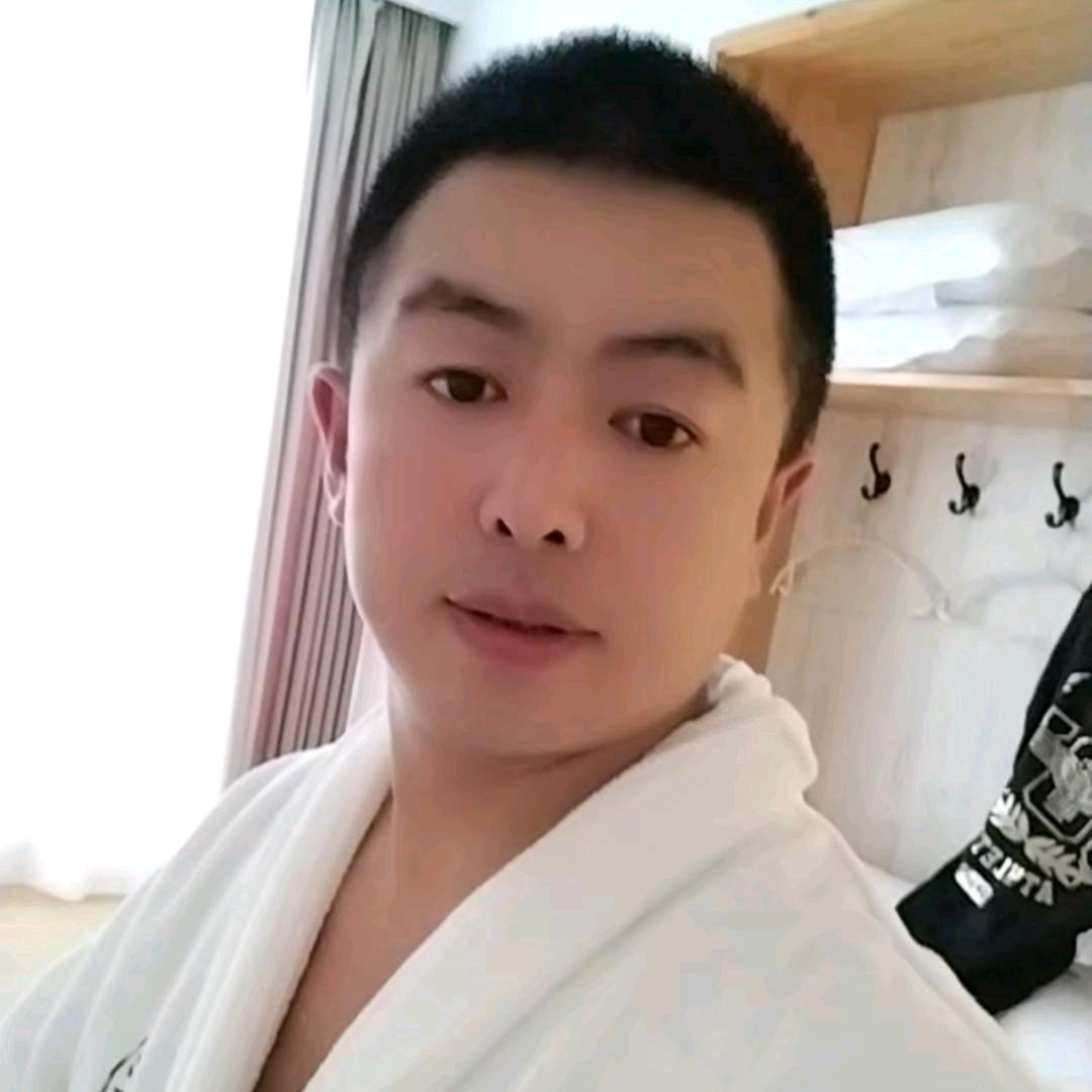 梅晓铭