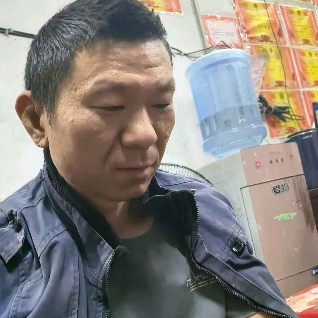 陈师傅二手车行