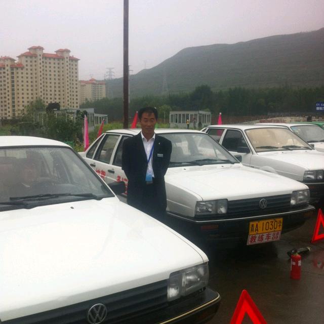 西宁城东区运通驾校郑教练