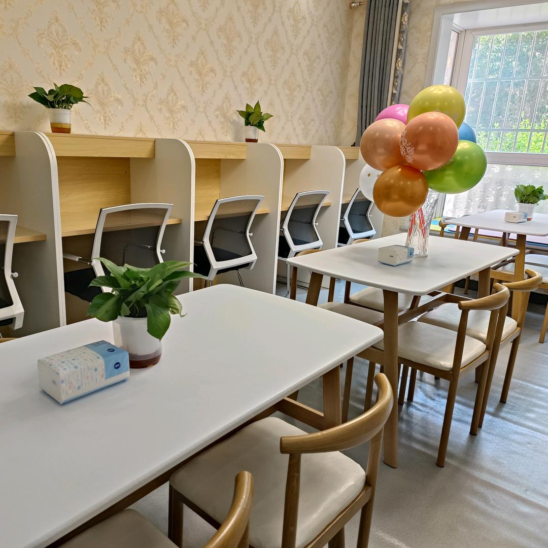 锦绣园小学精品小饭桌(艺檬品牌小饭桌)