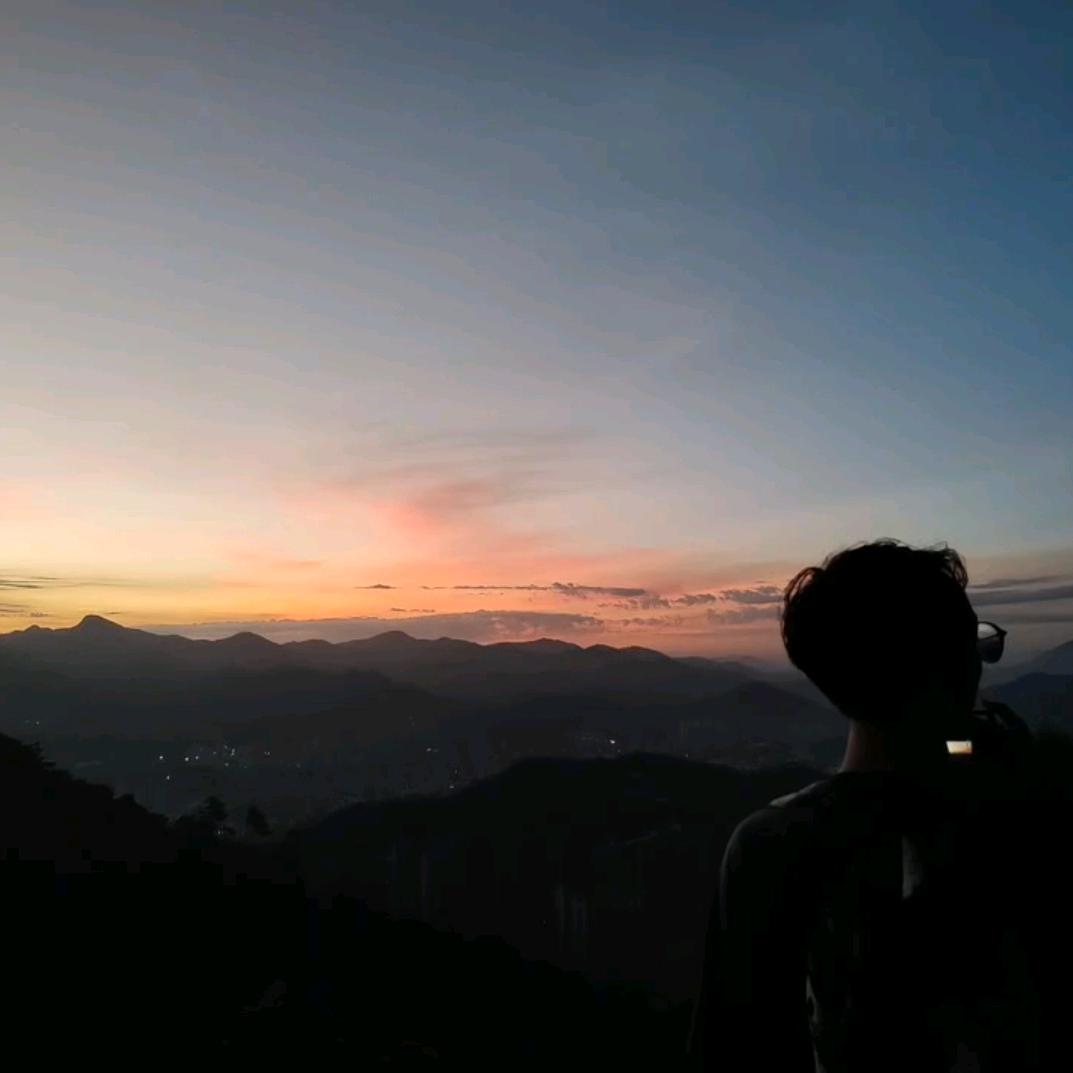 想停在她身边的疯