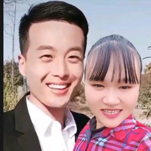 情郎，两兄妹。🌹🌹🌹