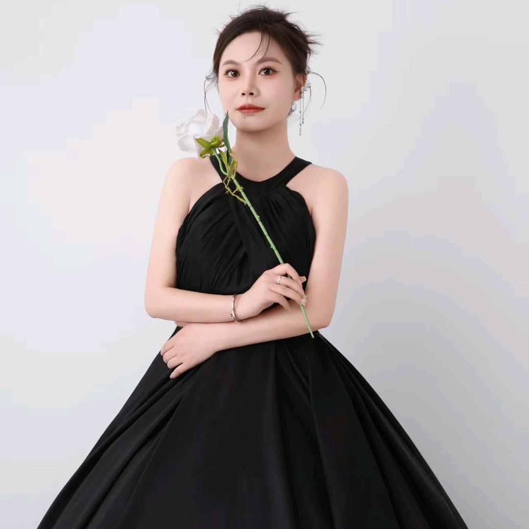 娜娜嗯吖( 孕中期)