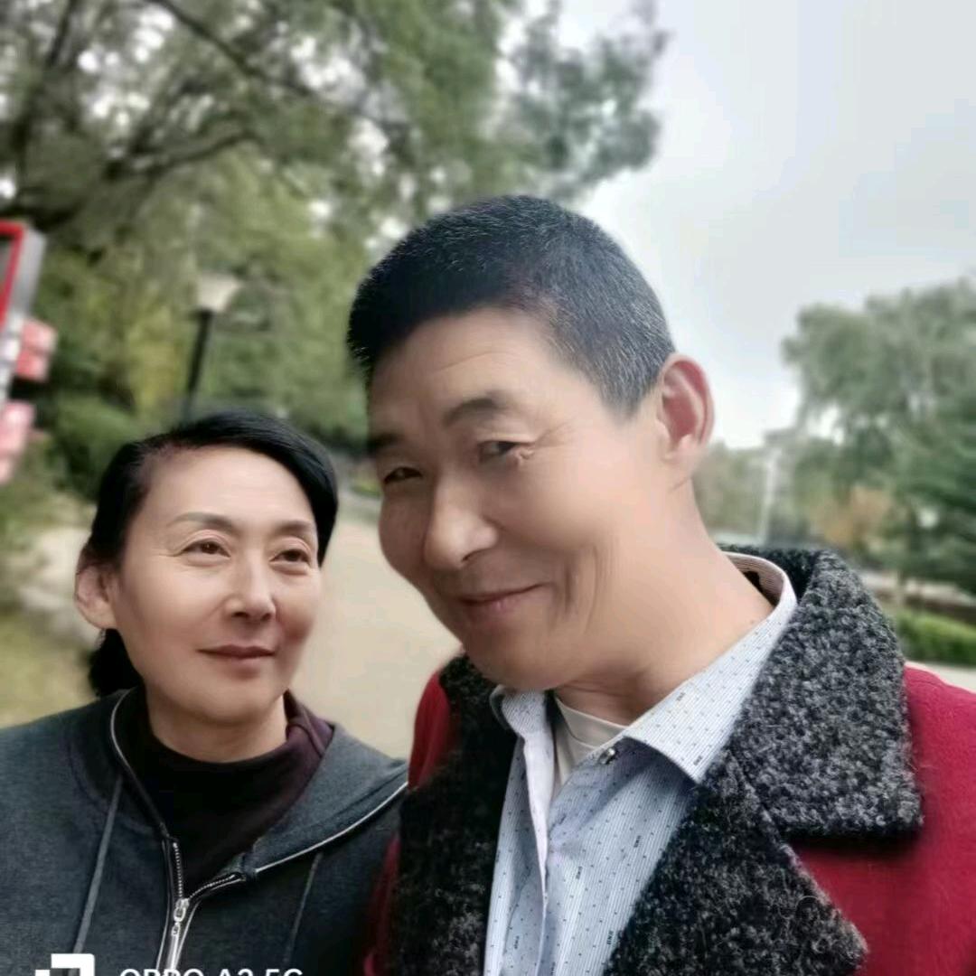 和盛楼房砸墙上料和小夫妻打江山