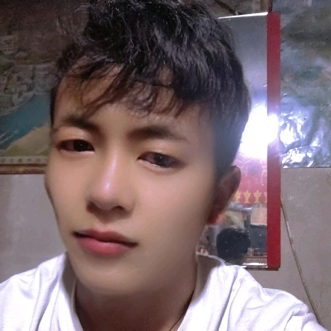 @默默
