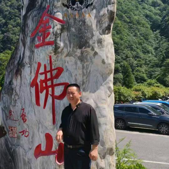 大自然徒步队韦会穿