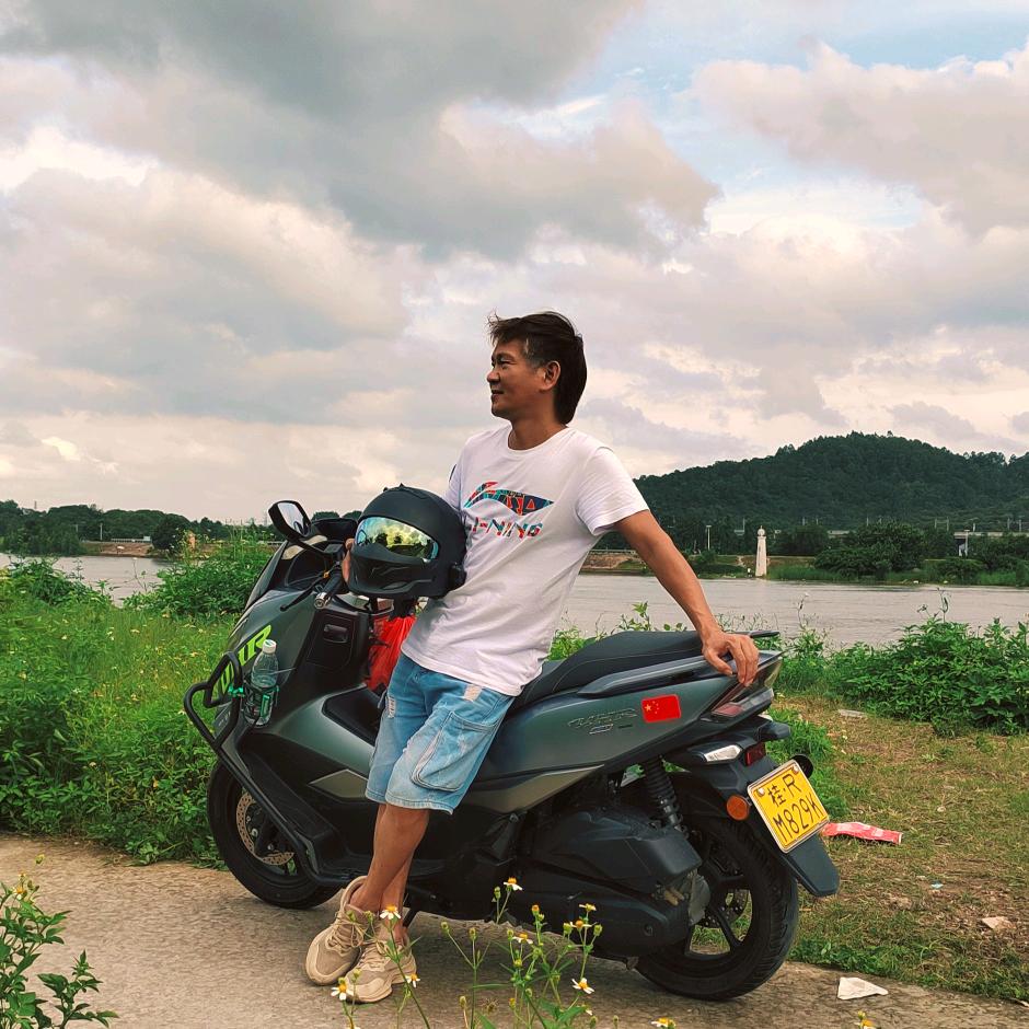 广西桂平(刘晴朗)