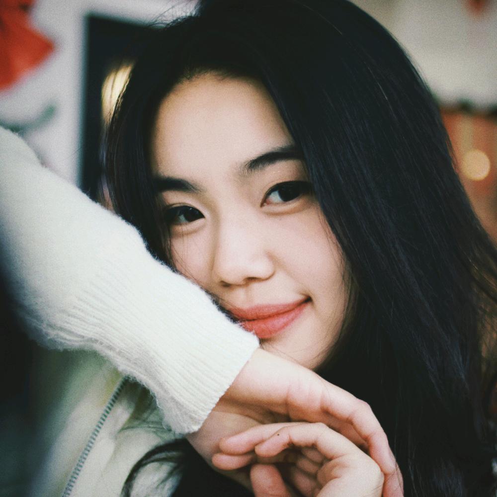 小猫扶老奶奶闯红灯