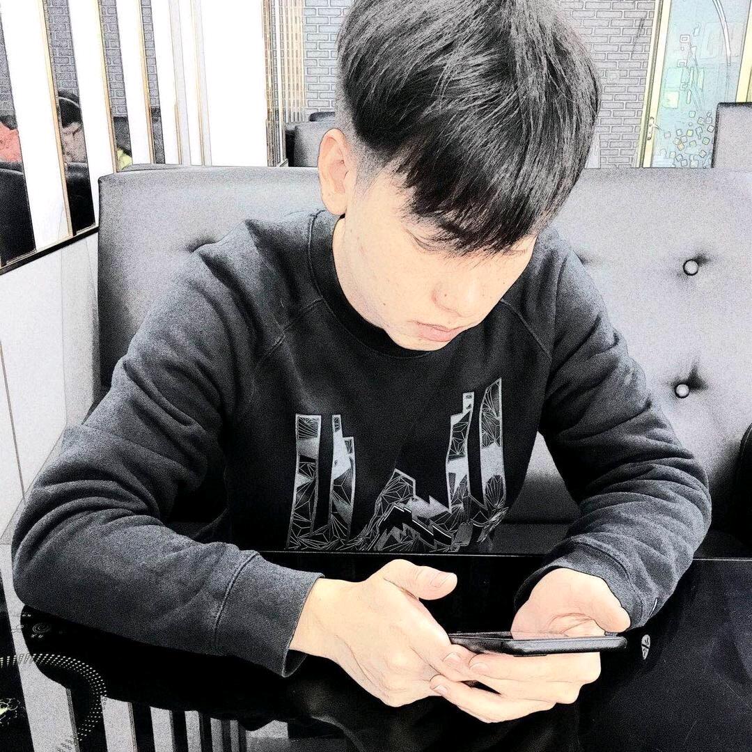 曲靖飞小鸡🀄