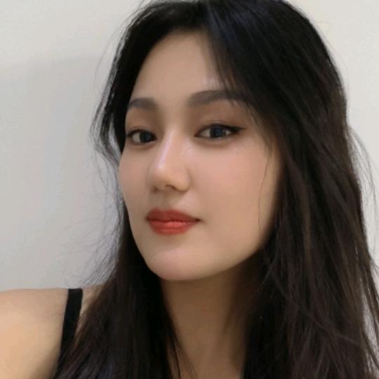 小小裙，