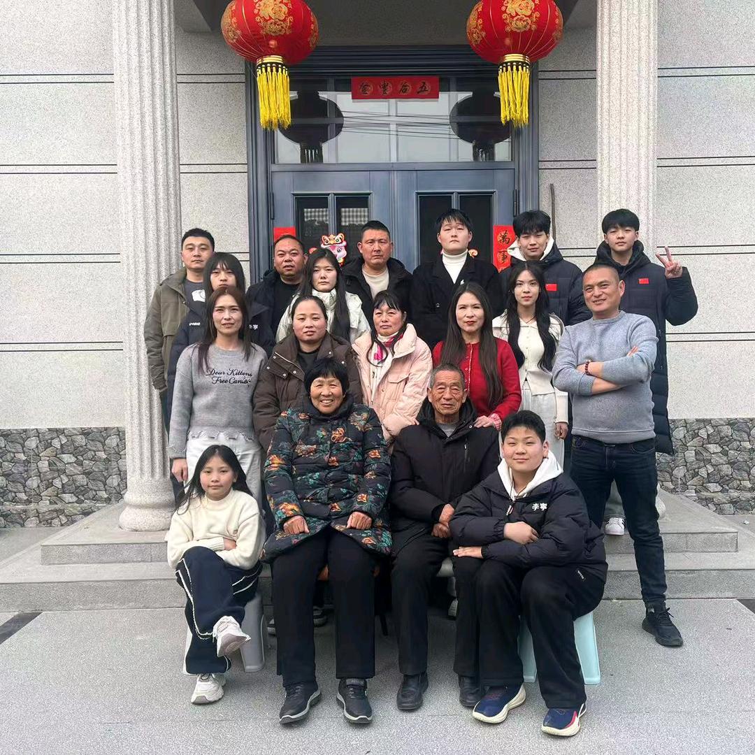 小吕同学