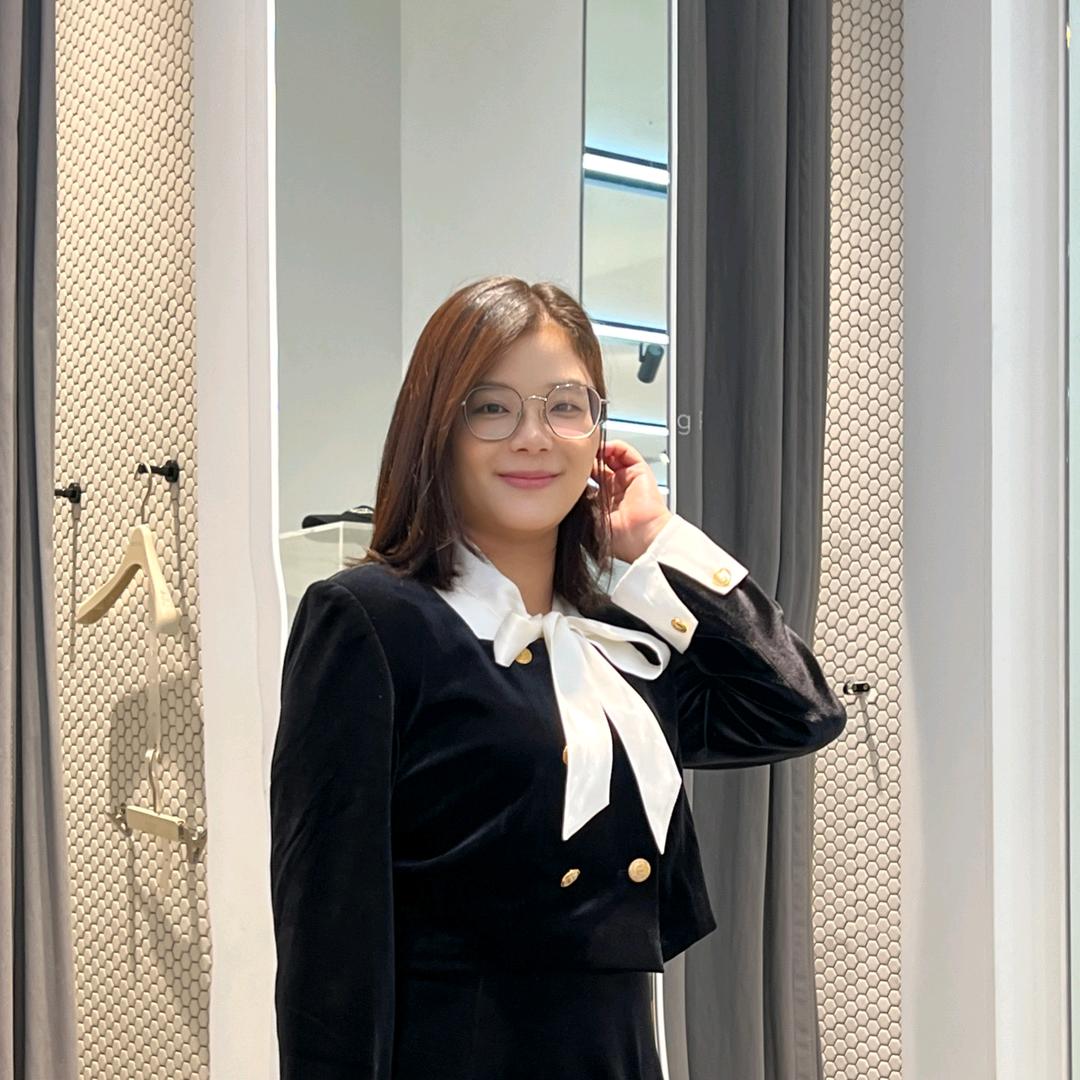 英子