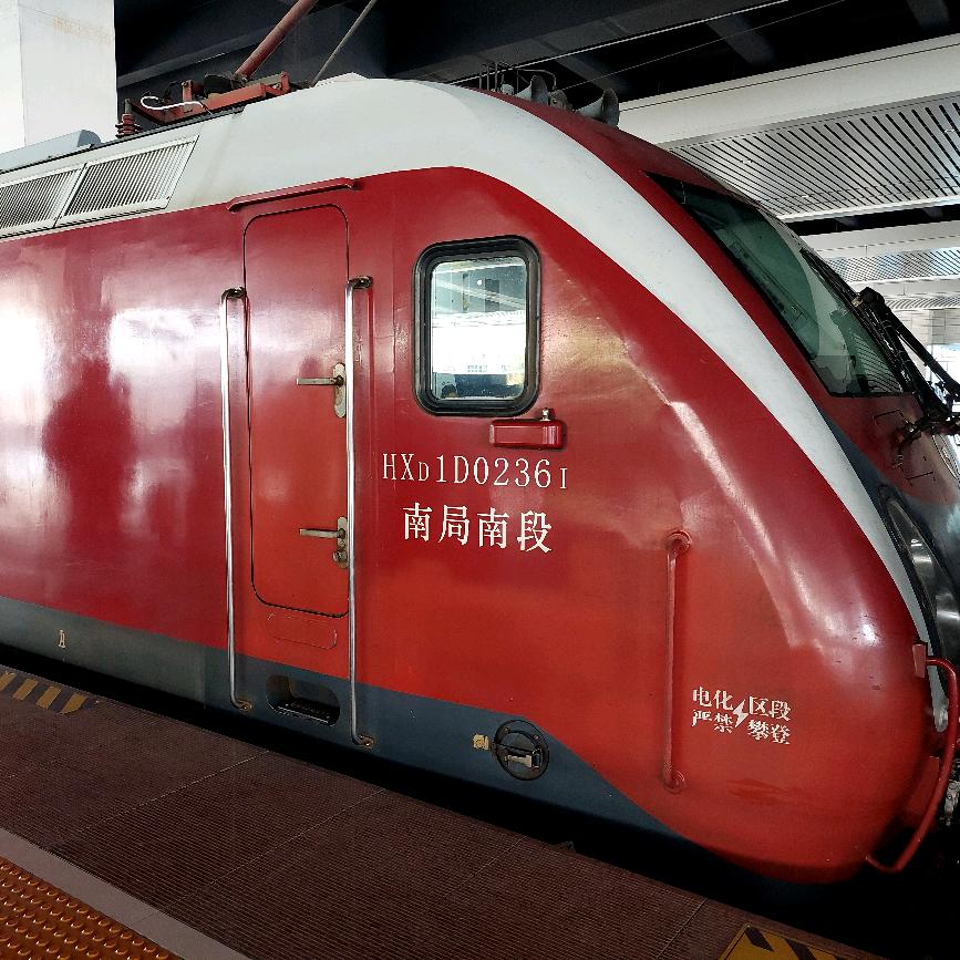 何 大(老铁影像馆)