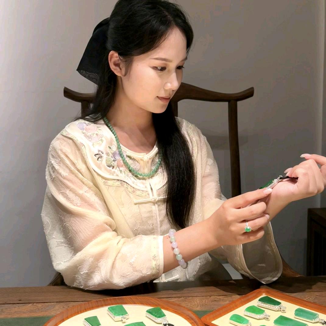 遇妮玥翡翠定制