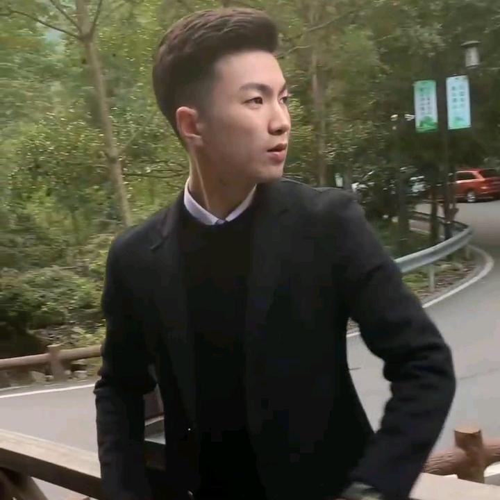 华烨（招女主播）