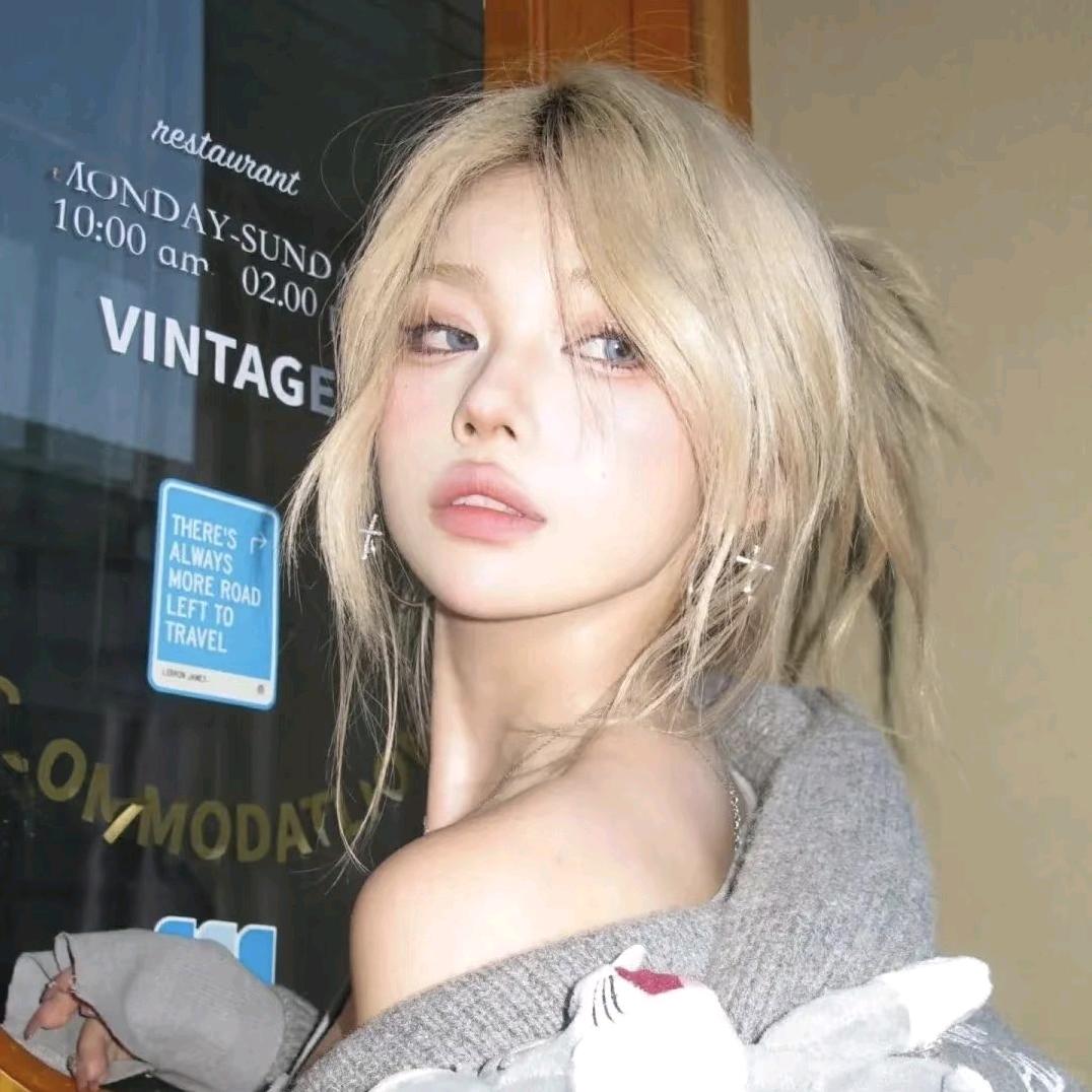 小茄.