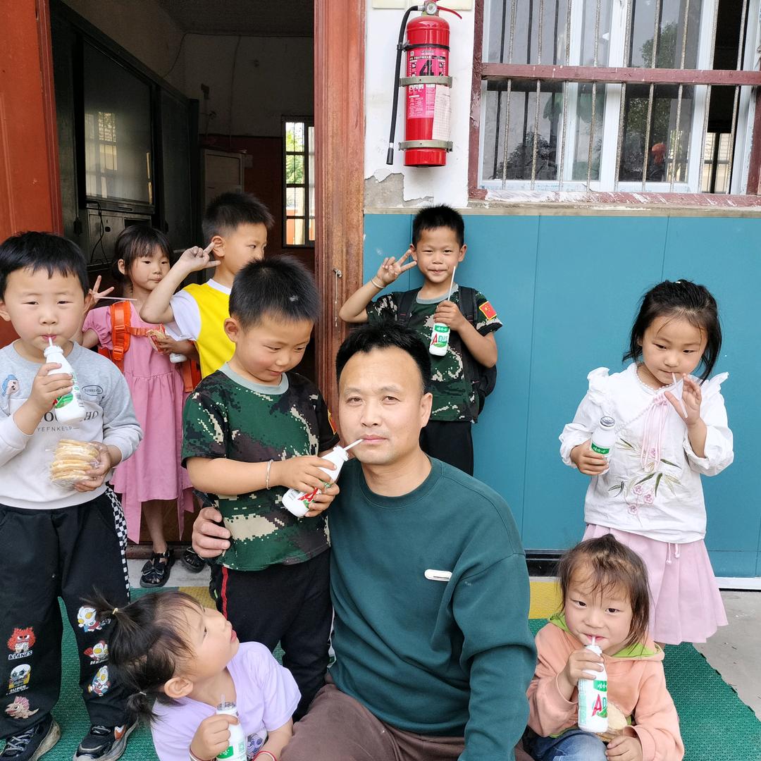 袁兴书一乡村教育守望者