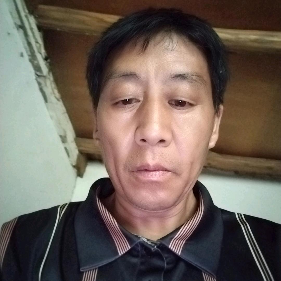 兔兔养殖户曾行宽