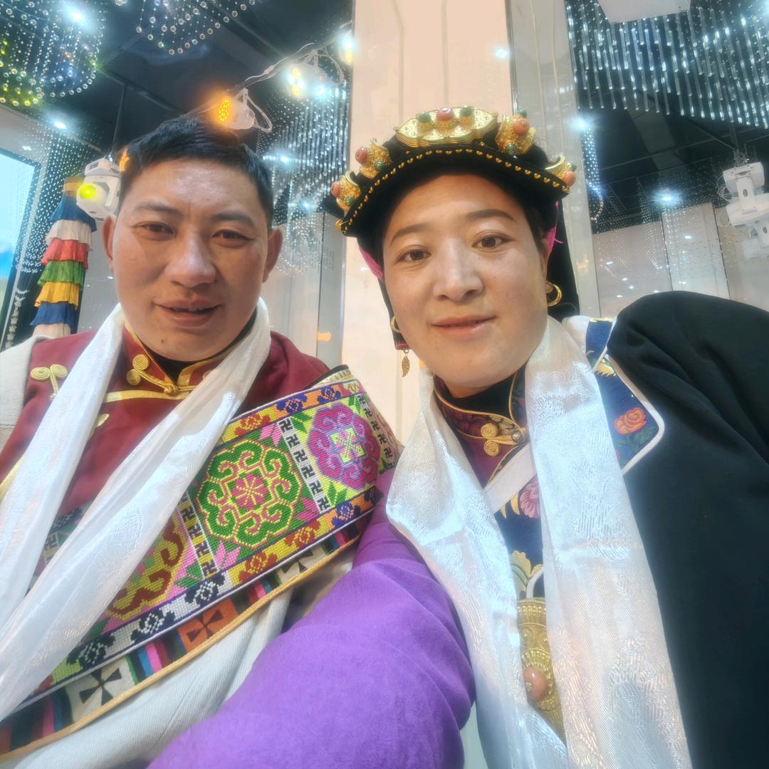 嘉绒二妹，